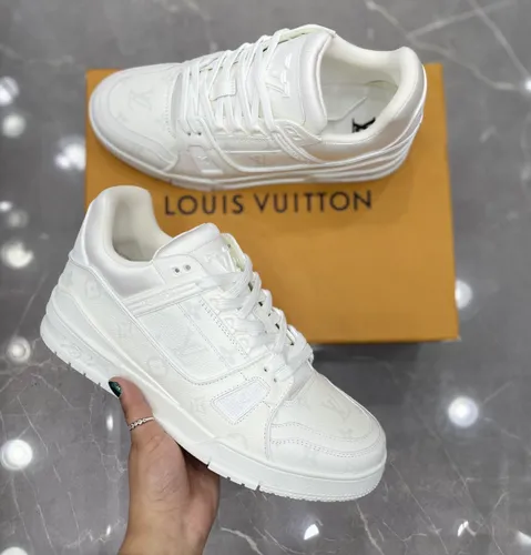 Tênis Trainer Branco Perfurado