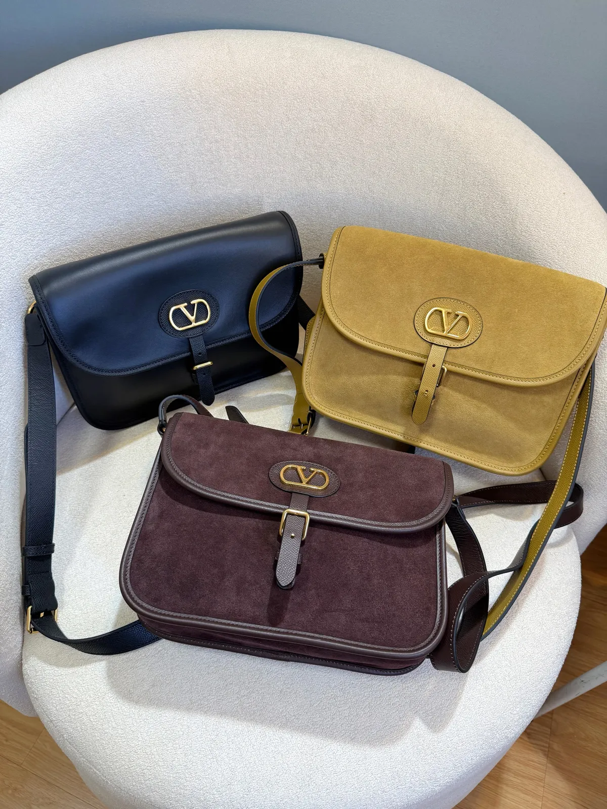 V-Logo Navy