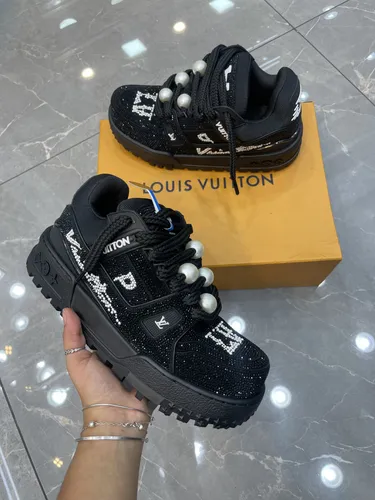 Tênis Trainer Preto Pérolas