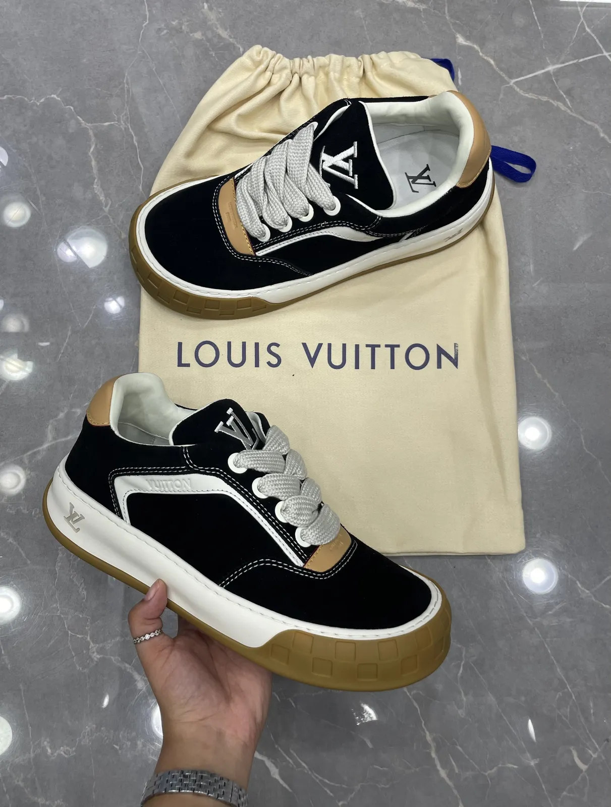 Louis Vuitton 87