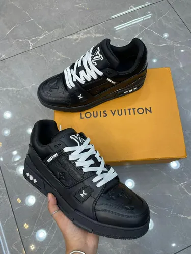 Tênis Trainer Preto Monograma Relevo