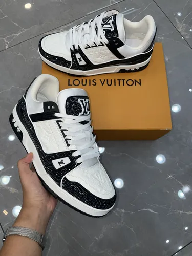 Tênis Trainer Preto e Branco Strass