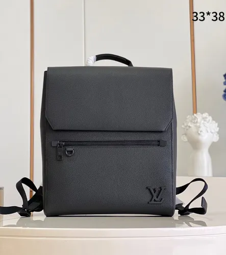 Mochila Couro Preta com Aba