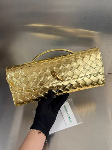 Clutch Intrecciato Dourada