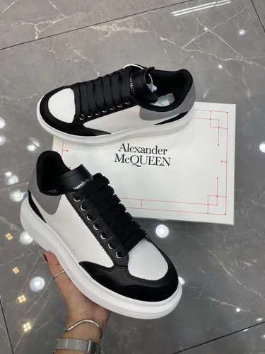 Tênis Oversized Preto e Branco
