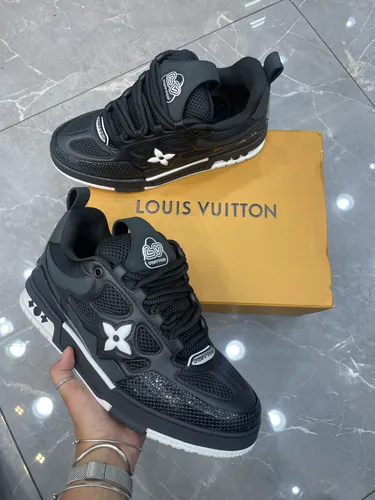 Tênis Skate Preto e Branco Clássico