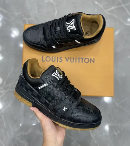 Tênis Trainer Preto Monograma Sola Caramelo