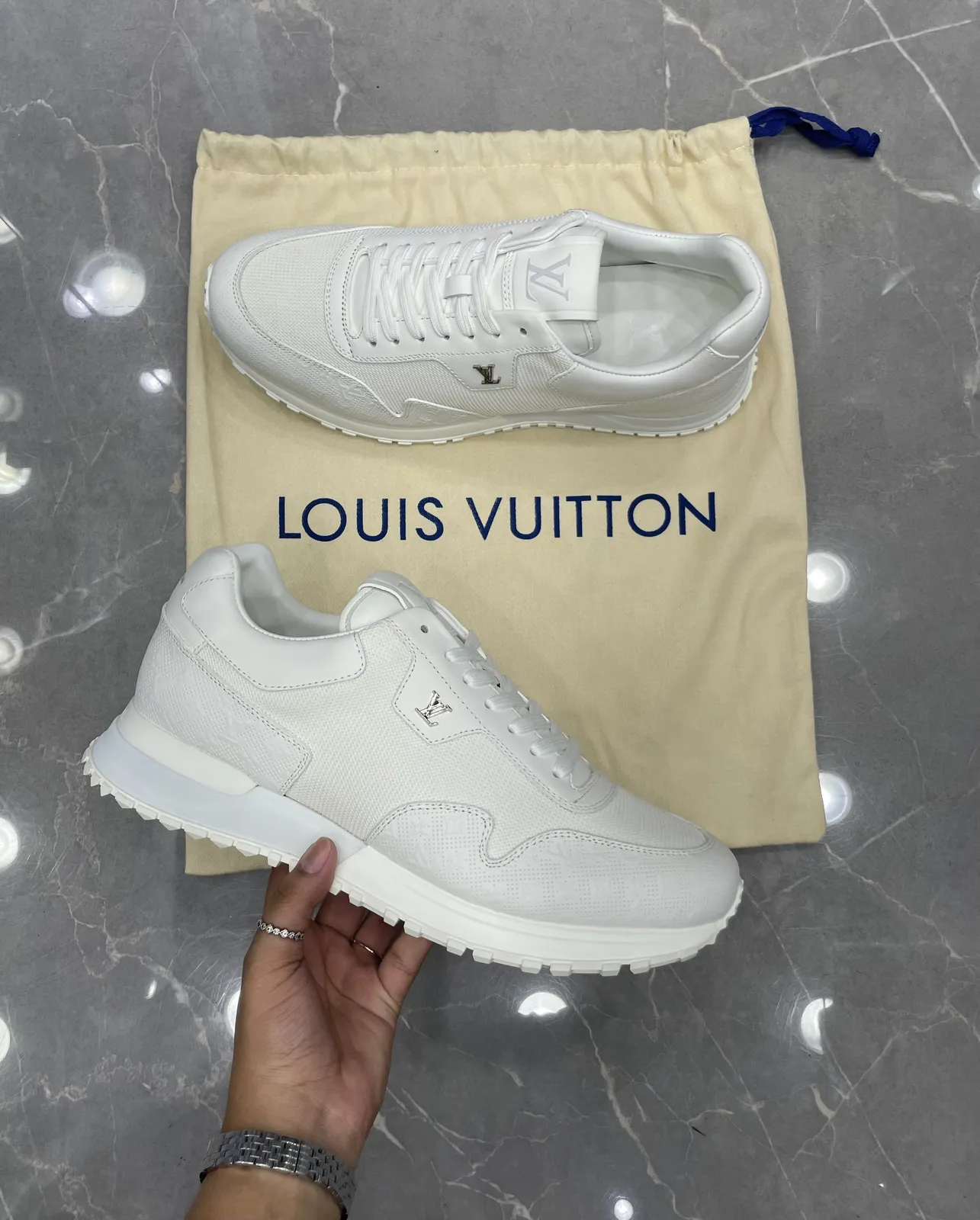 Louis Vuitton 86