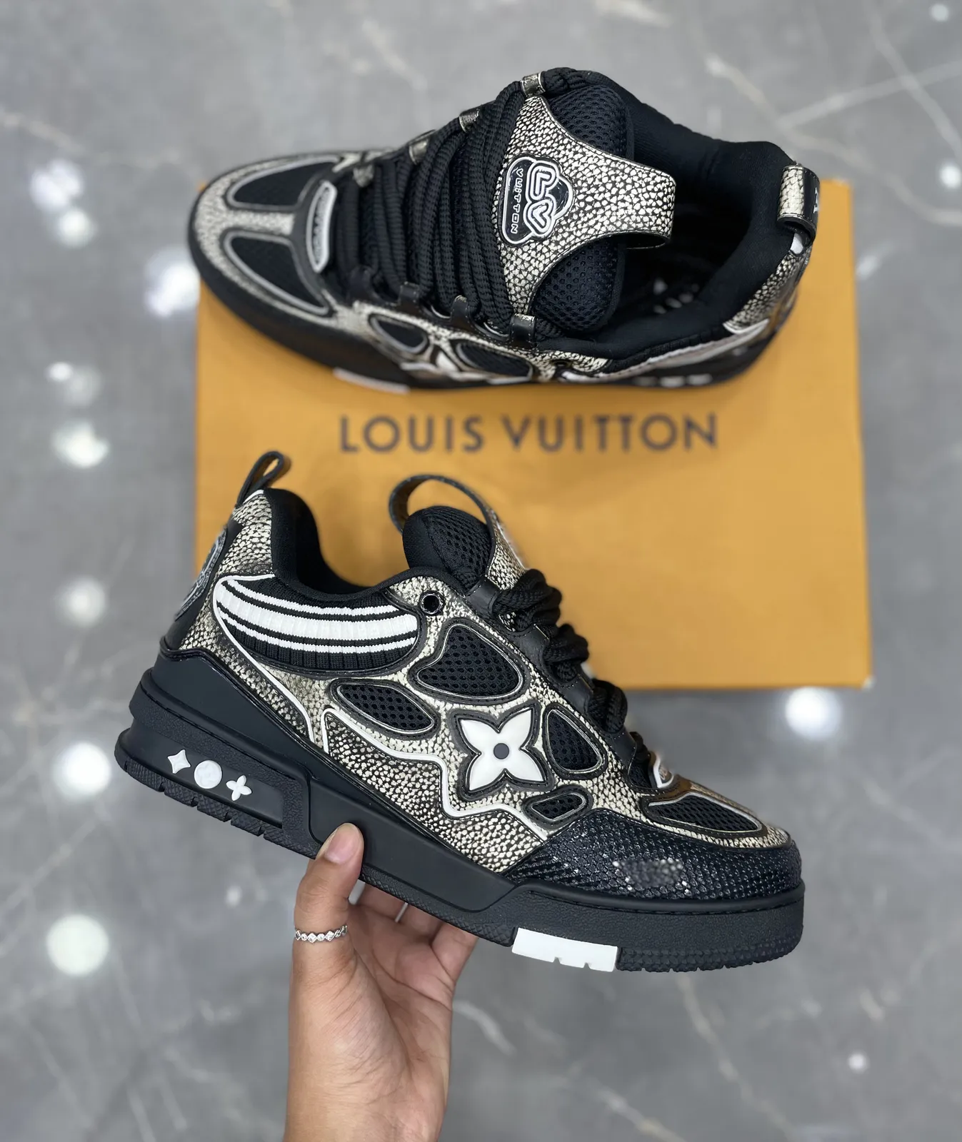 Louis Vuitton 35